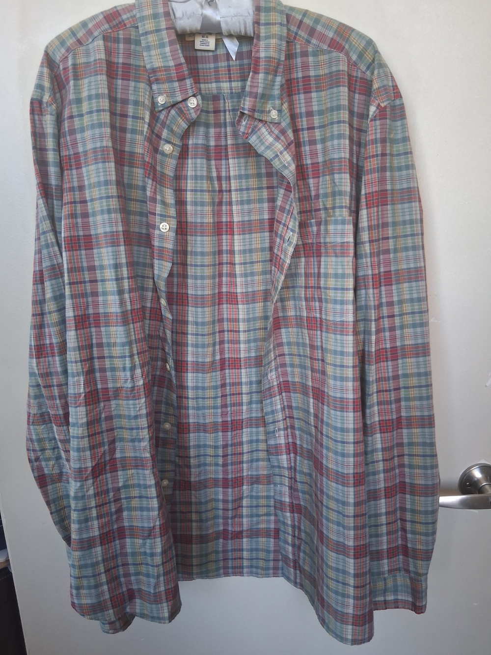 H&M Men's Plaid Button-Down Shirt in Red and Green